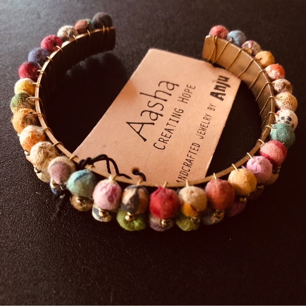 NWT: Multicolor Beaded Bracelet